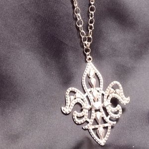 Fleur de lis pendant & necklace